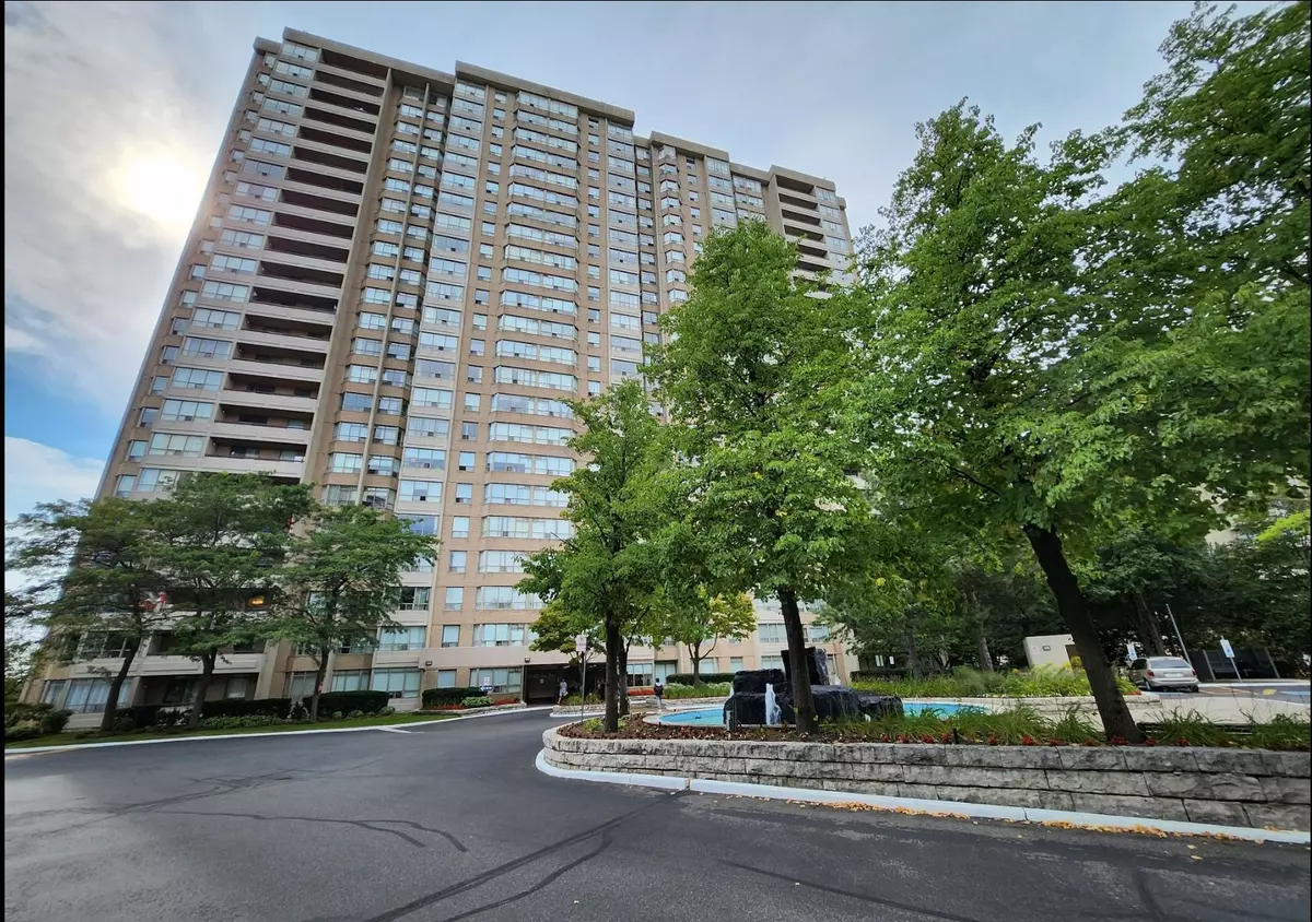 Brampton, ON L6Y 4W6,30 Malta AVE #307