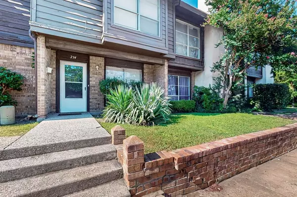 Lancaster, TX 75146,234 Rolling Hills Place