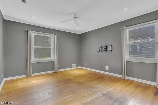North Plainfield Boro, NJ 07063,446 Oakridge Ave