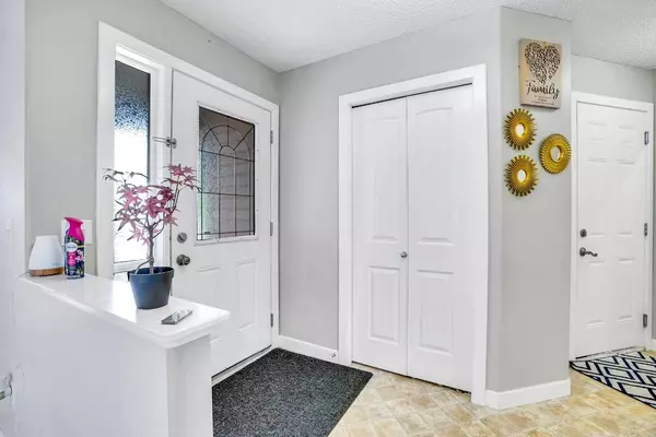 Airdrie, AB T4B3L2,612 Luxstone LNDG Southwest