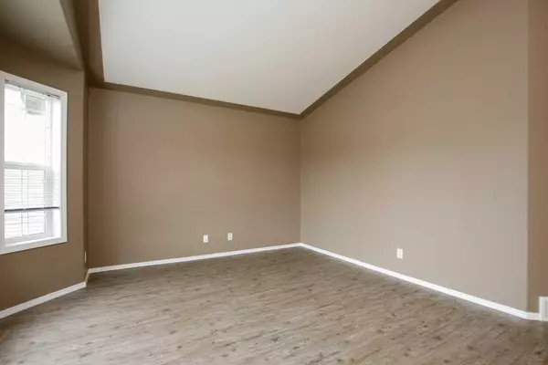 Red Deer, AB T4R 0A7,27 Inkster Close