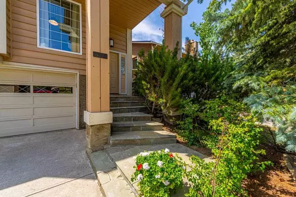 Calgary, AB T3H 1E9,367 Coach Ridge Rise SW