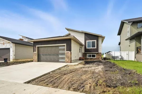 62 Metcalf WAY, Lacombe, AB T4L 0J9