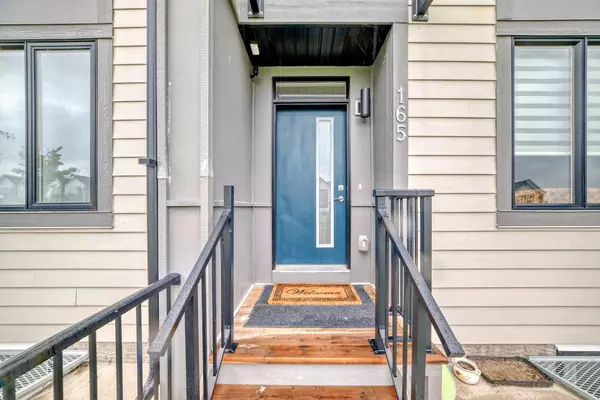 Airdrie, AB T4B 5J3,165 Southpoint Greenway SW