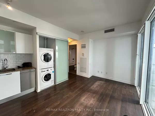 Toronto C08, ON M4Y 1N3,42 Charles ST E #1710