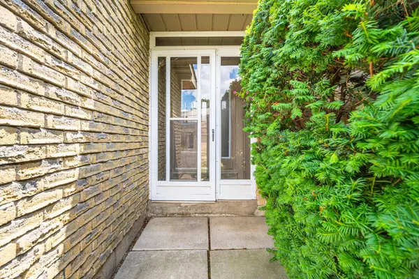 Brampton, ON L6S 2E5,17 Gloucester PL #17