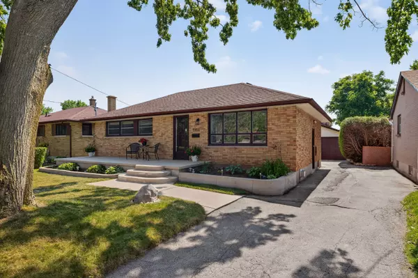 London East, ON N5V 1H4,1914 Crystal CRES