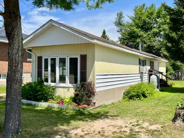Whitewater Region, ON K0J 1C0,4A Elliott ST NE