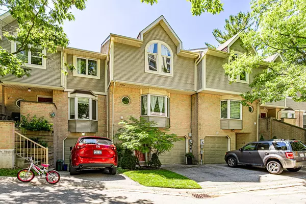 London South, ON N5Z 4Z6,9 Ailsa PL #16