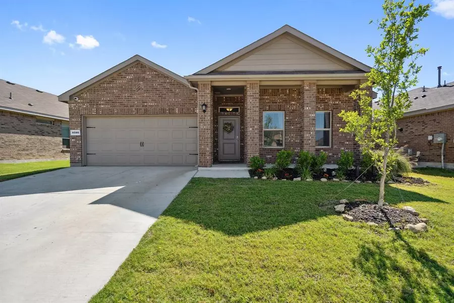 8580 Big Apple Drive, Fort Worth, TX 76179