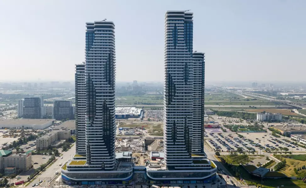 28 Interchange WAY #2003, Vaughan, ON L4K 0P8