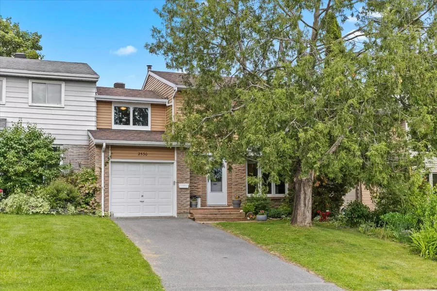 2530 Autumn Hill CRES, Blackburn Hamlet, ON K1B 4M7