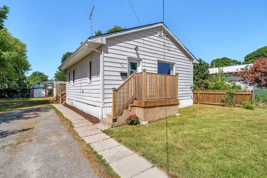 138 Stanley ST, Belleville, ON K8N 4A2
