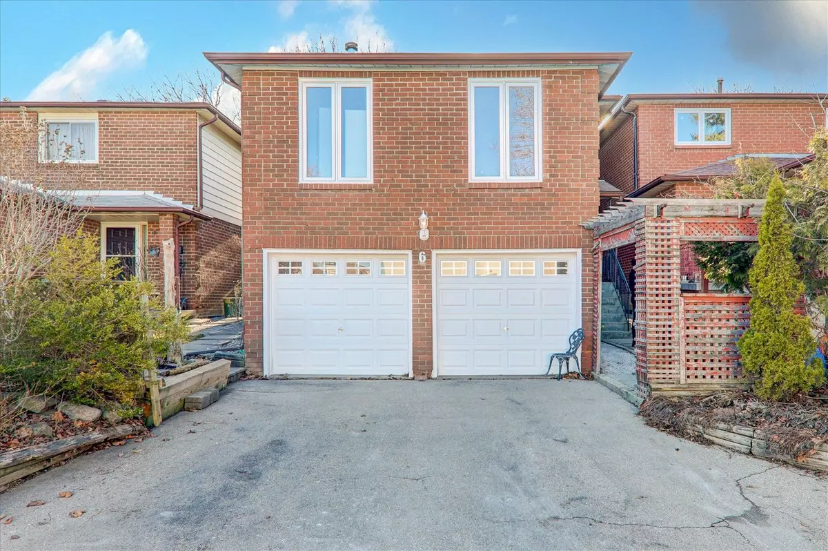 Toronto E08, ON M1M 3N1,6 Rockwood DR