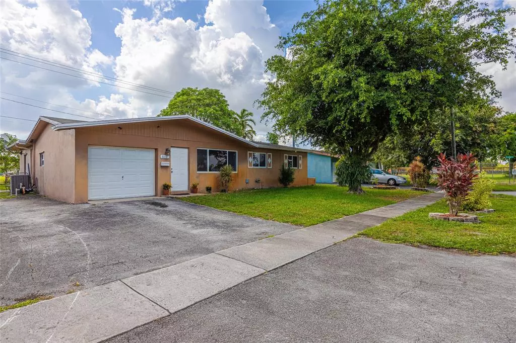 Hollywood, FL 33024,511 N 65th Ave