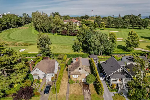 787 Newport Ave, Oak Bay, BC V8S 5C8