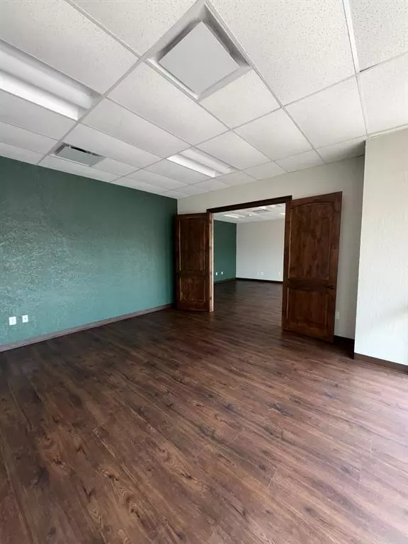 Ennis, TX 75119,2203 W Ennis Avenue #400