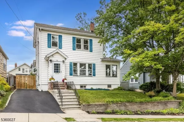 99 Hillcrest Rd, Maplewood Twp., NJ 07040