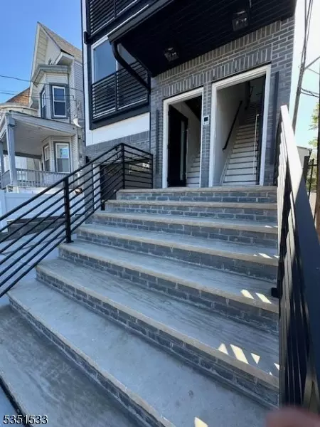 Newark City, NJ 07108,62 Hillside Ave