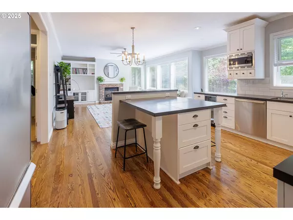 Portland, OR 97221,6424 SW FLOWER ST
