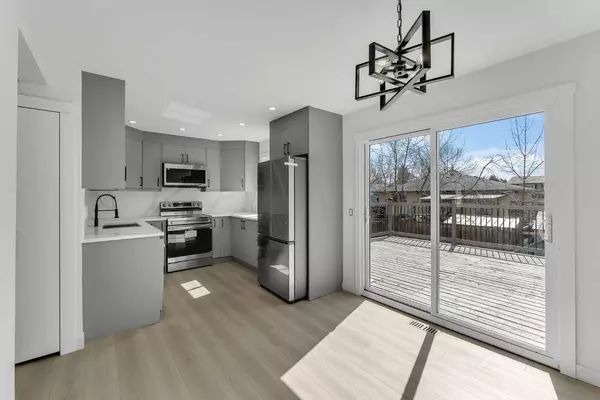 62 Deer Ridge WAY Southeast, Calgary, AB T2J 5Y6