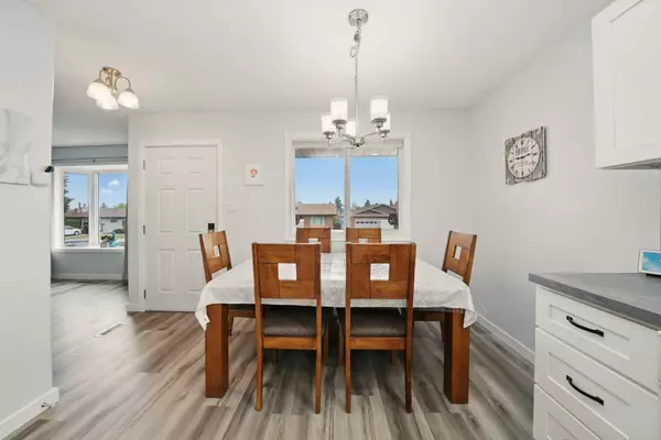 Red Deer, AB T4P 2S2,37 Cunningham CRES