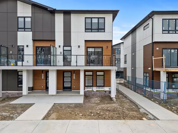 8317 8 AVE SW, Calgary, AB T3H 4C6