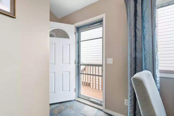 Calgary, AB T3K4W3,18 Country Hills Link NW