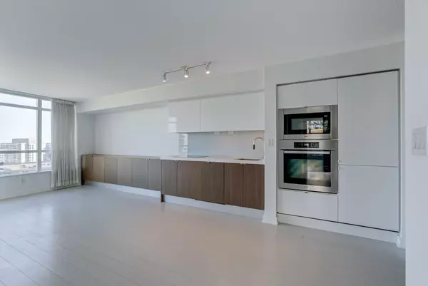 Toronto C01, ON M5V 4B2,151 Dan Leckie WAY #952