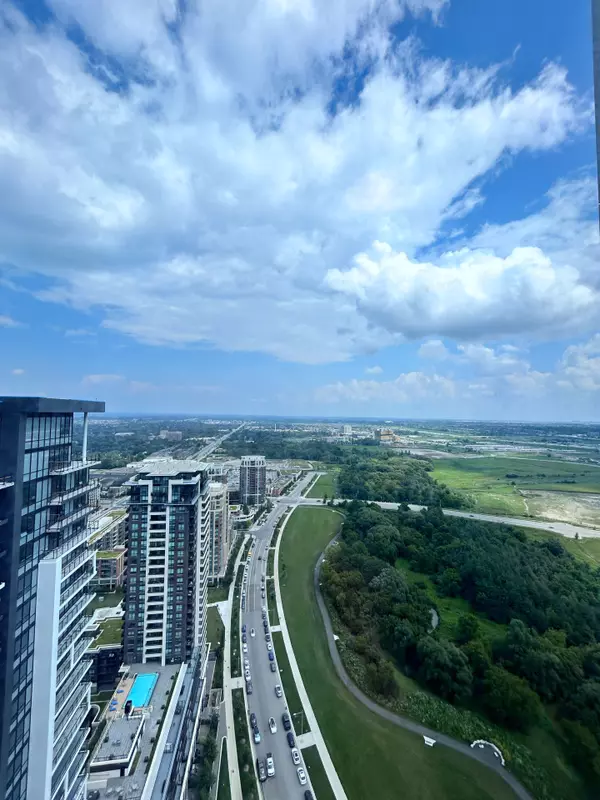 Markham, ON L3R 6L4,8 Water Walk DR #4211