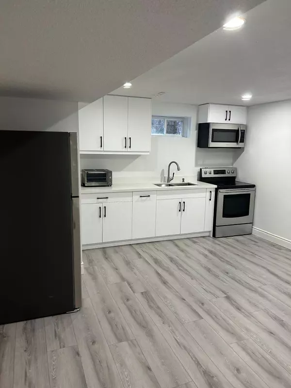 60 Lund ST #Basement, Richmond Hill, ON L4C 5V7