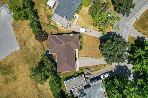 Peterborough North, ON K9H 5M4,905 Glenholme AVE