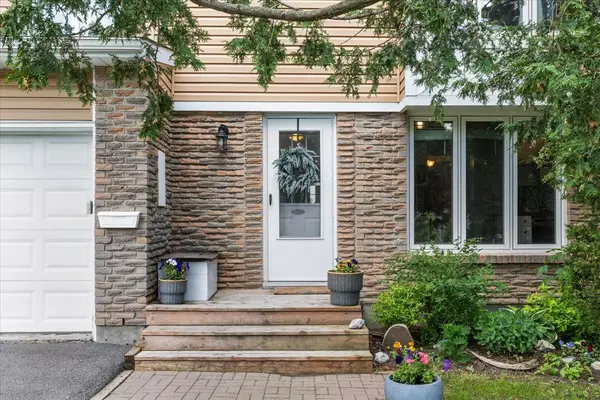 2530 Autumn Hill CRES, Blackburn Hamlet, ON K1B 4M7