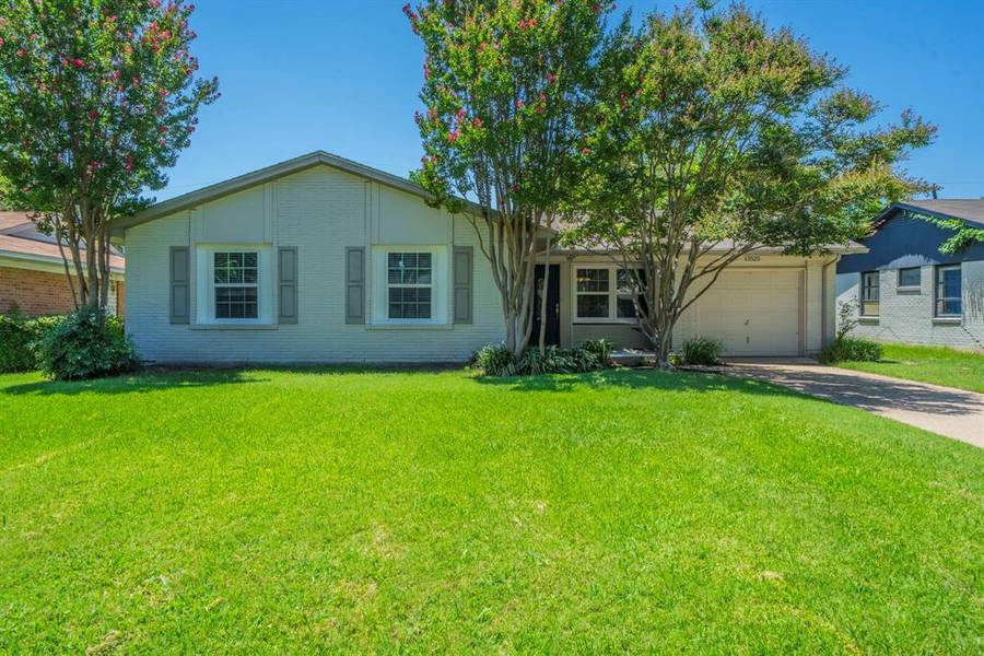 13525 Mount Castle Drive, Farmers Branch, TX 75234
