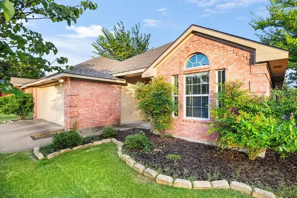 Ennis, TX 75119,1005 E Burnett Street