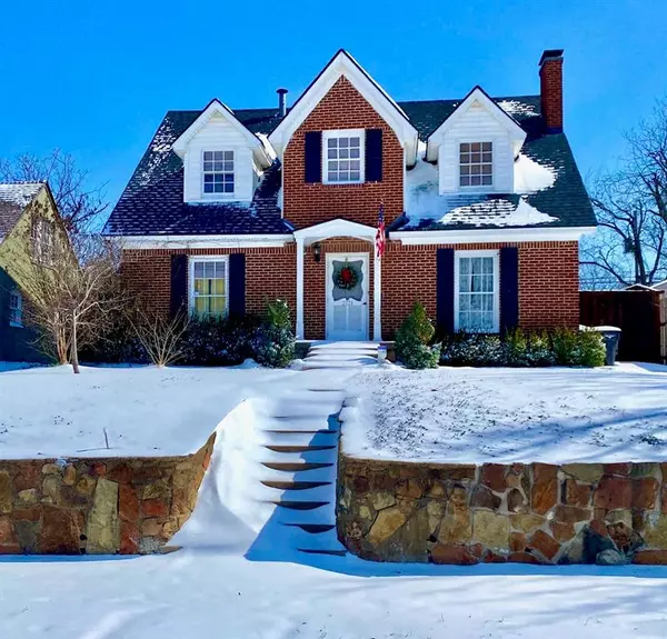 2721 Forest Park Boulevard, Fort Worth, TX 76110