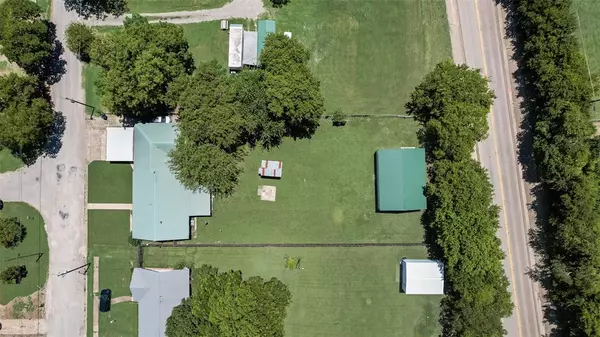 Whitewright, TX 75491,409 S Carter Street