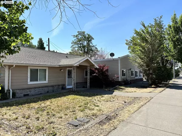 700 S 702 704 S COLUMBUS AVE, Goldendale, WA 98620