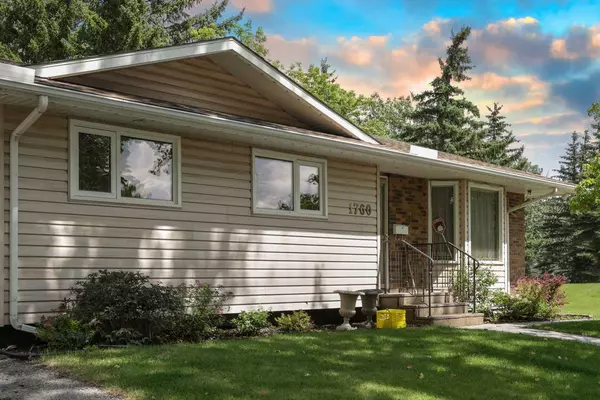 1760 66 AVE Southeast, Calgary, AB T2C1T3