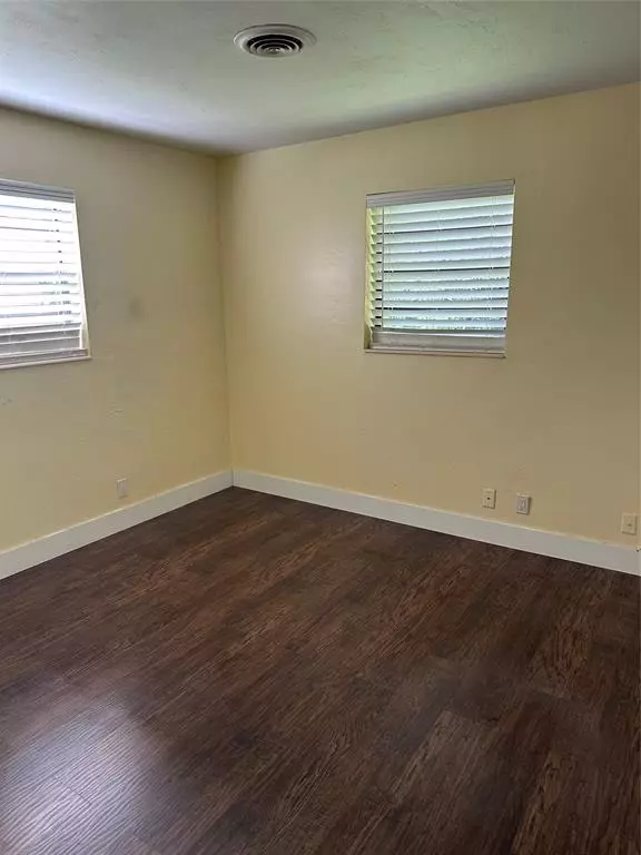 Sunrise, FL 33313,6231 NW 13th St