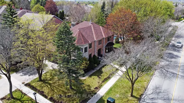 898 Stonehaven AVE, Newmarket, ON L3X 1K7