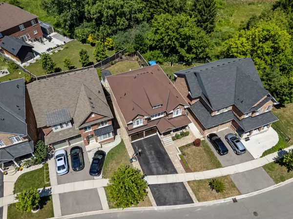 Brampton, ON L6Y 2M7,24 George Robinson DR