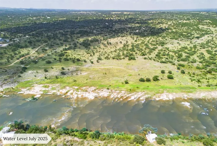 900 Rio Vista Road, Johnson City, TX 78636