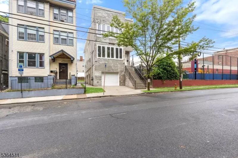 22 Speedway Ave, Newark City, NJ 07106