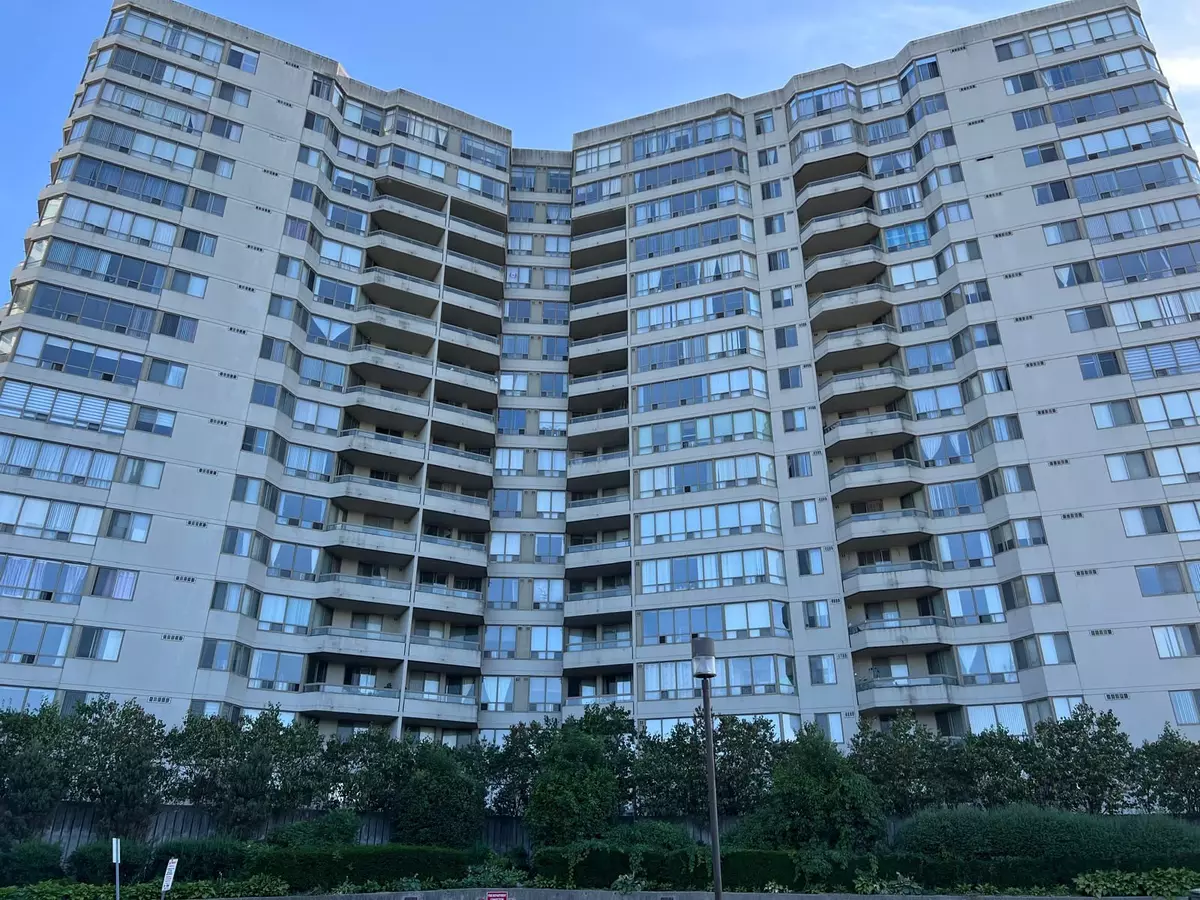 Toronto E07, ON M1V 4X8,160 Alton Towns CIR #1813