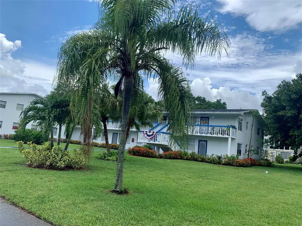 Deerfield Beach, FL 33442,244 Newport O #244