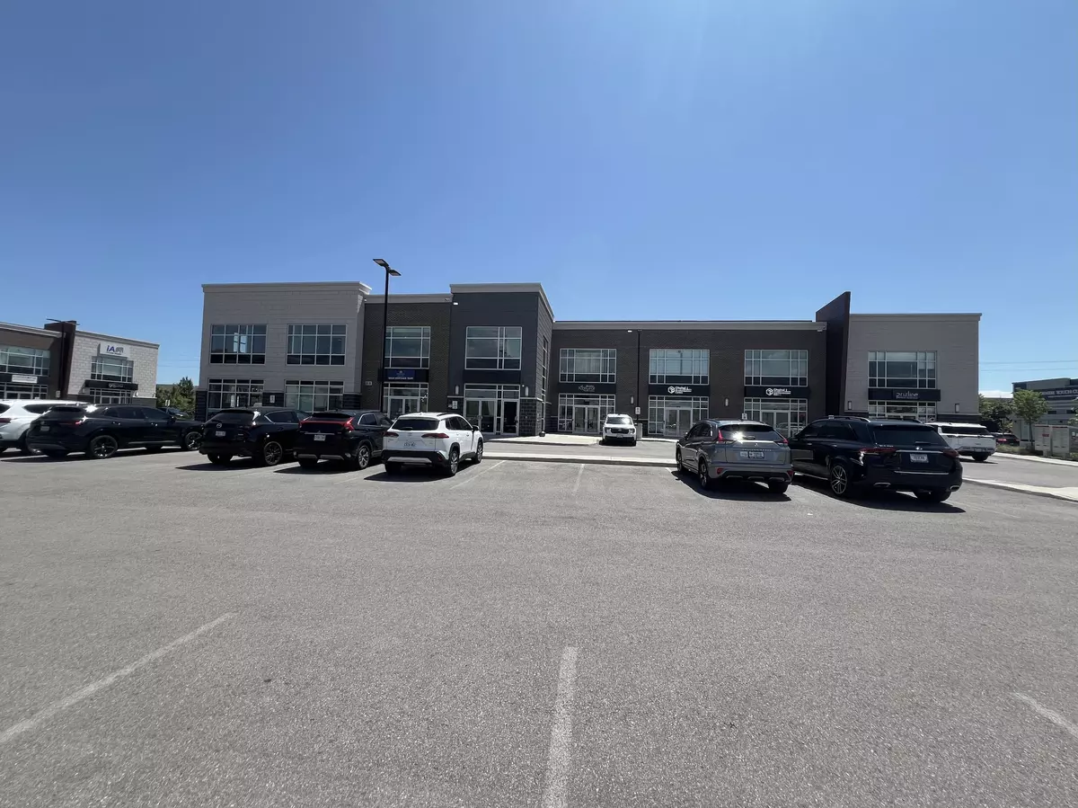 Oakville, ON L6L 0H5,3495 Rebecca ST #209