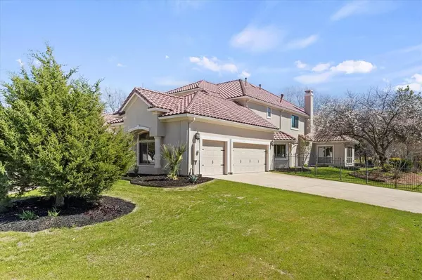 Southlake, TX 76092,945 Deer Hollow Boulevard