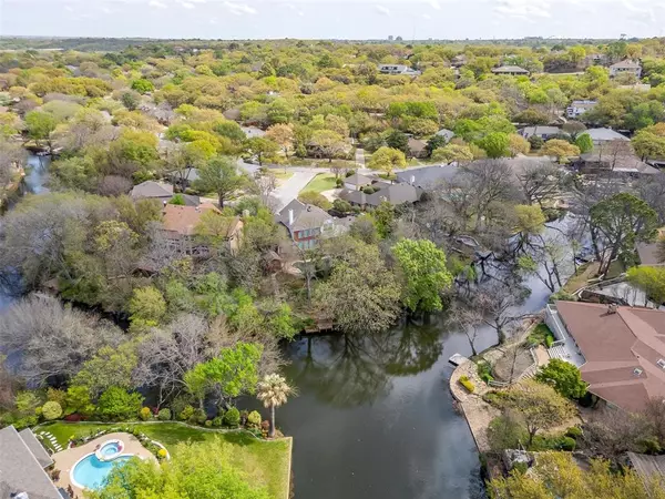 1002 Loch Lomond Drive, Arlington, TX 76012