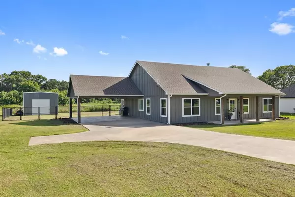 Mount Vernon, TX 75457,1271 US High Way 67 W
